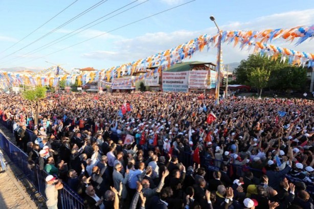 Foto - Ahmet Davutoğlu Türkiye'yi il il gezdi