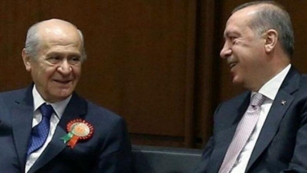 Foto - Ahmet Hakan, "Bahçeli o konuda AK Partililerin bile yapamadığını yaptı" diyerek duyurdu! Devlet Bey herkesi çok fena ters köşeye yatırdı
