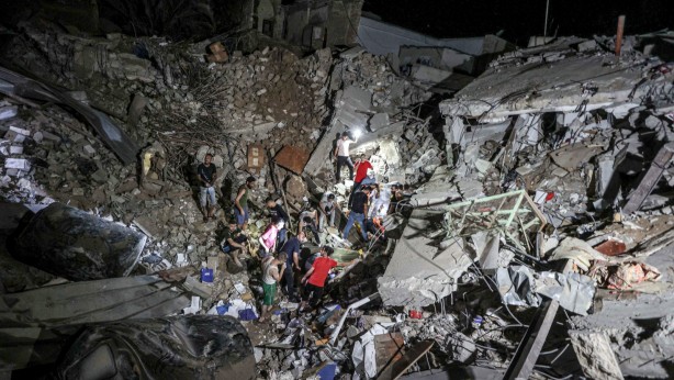 Foto - Ahmet Hakan saydırdı da saydırdı! Ne bu alerji? Üzerinde tepinmekten bıkmadınız