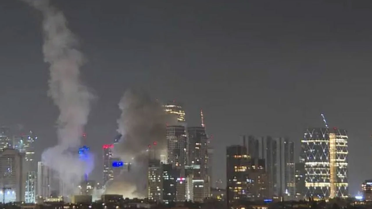 Foto - Ahmet Hakan tarafını belli etti: İran'ı beğenmiyorum, kendime yakın göremiyorum ama...