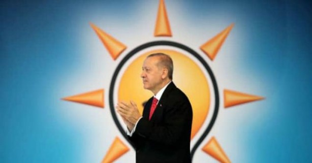 Foto - Ahmet Hakan’dan, AK Parti ile ilgili o gelişmeye ilginç yorum: Çok şanslı bu parti abi, gerçekten çok ballı