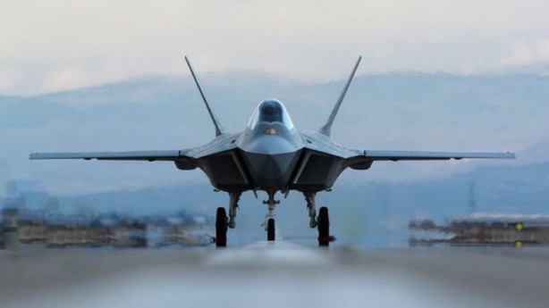 Foto - Ahmet Hakan’dan dikkat çeken "KAAN" çıkışı: "İlk önce kalorifer peteği gibi bir şey göstererek bizi keklediler!" "Bomba atmıyor, tekeri kapanmıyor. Böyle uçak mı olur?"