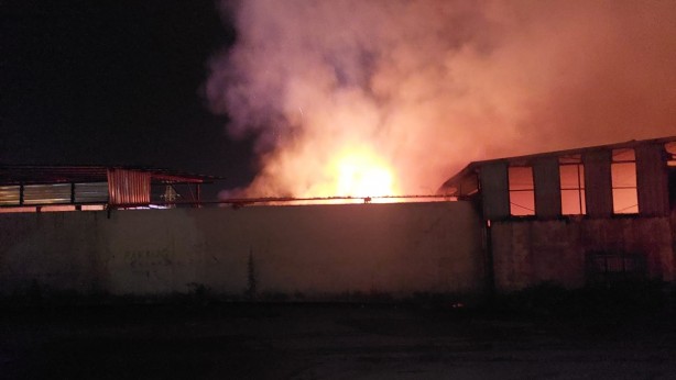 Ahşap imalathanesinde yangın