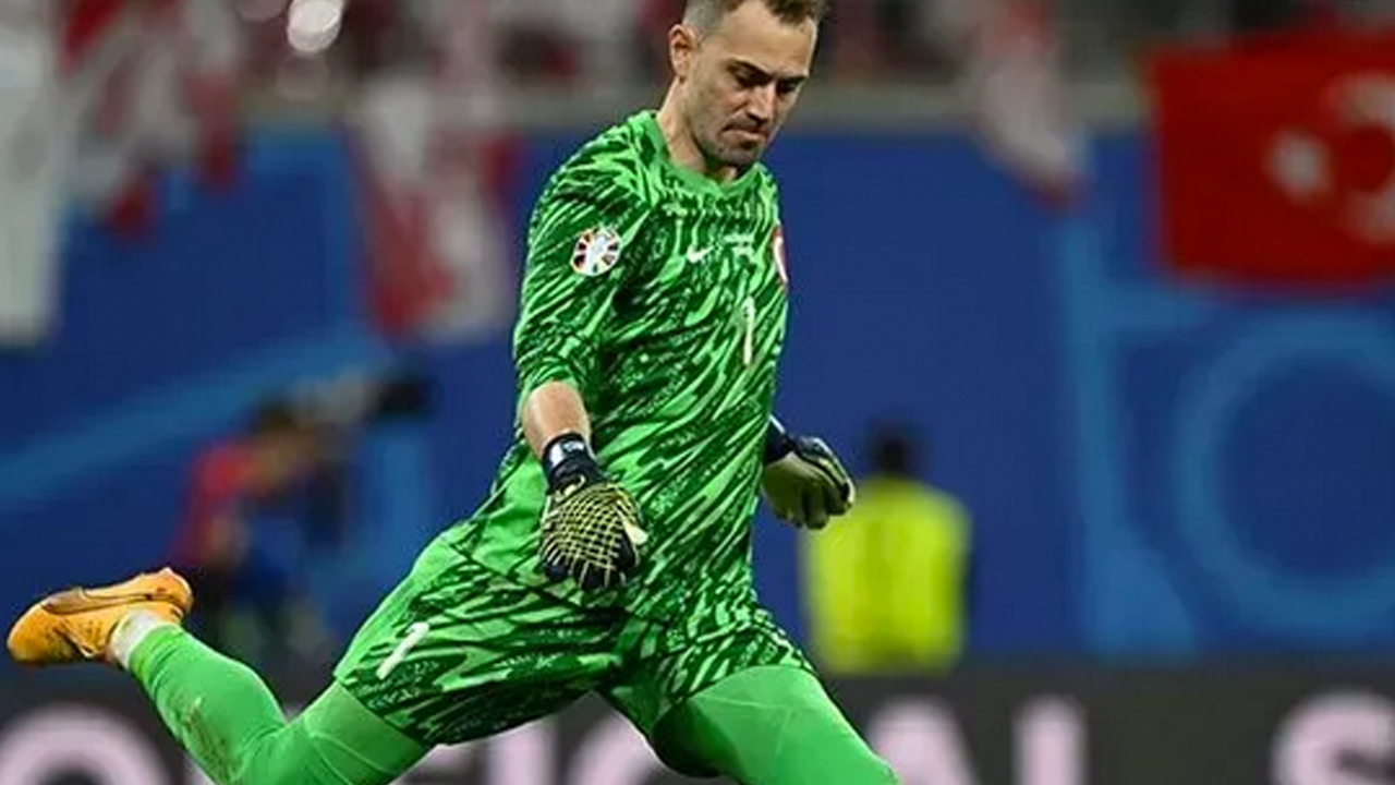 Ahtapot musun, Örümcek misin klişeleriyle ünlü Mert Günok için Beşiktaş'tan kritik hamle!