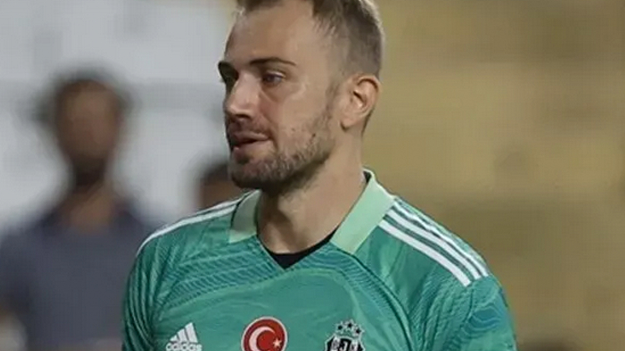 Foto - Ahtapot musun, Örümcek misin klişeleriyle ünlü Mert Günok için Beşiktaş'tan kritik hamle!