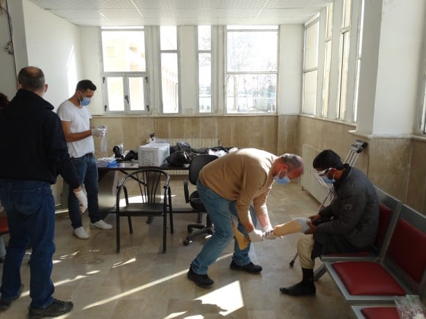 Foto - AID'den Suriye'deki savaş mağduru engellilere ortez-protez desteği