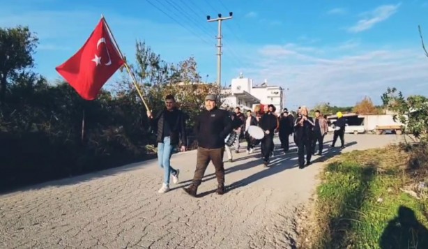 Foto - Aile dünyaya gelen ilk erkek çocuğunu Karamanoğulları'nın 700 yıllık geleneği ile karşıladı!