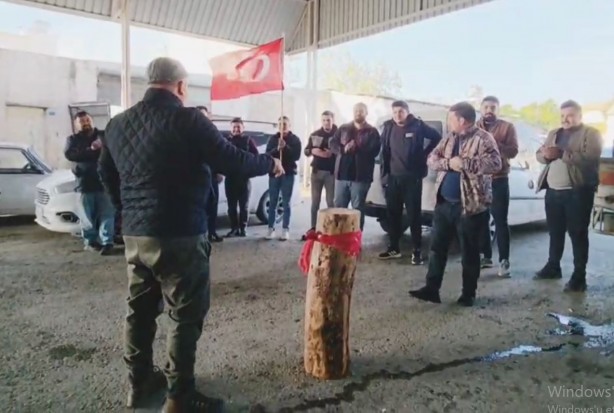 Foto - Aile dünyaya gelen ilk erkek çocuğunu Karamanoğulları'nın 700 yıllık geleneği ile karşıladı!