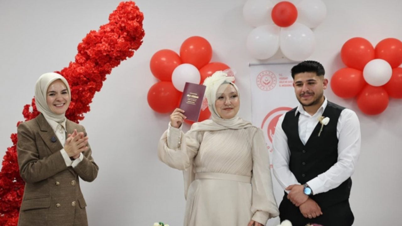 Aile ve Gençlik Fonu’na yoğun ilgi: 15 bin 468 gence 1,7 milyarlık ödeme