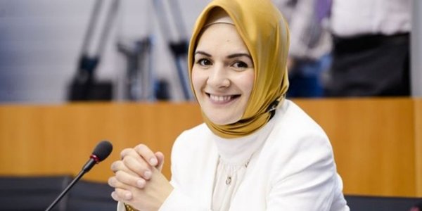 Foto - Aile ve Sosyal Hizmet Bakanı Mahinur Özdemir Göktaş kimdir? Bu detay bilinmiyordu, o ülkede milletvekili olmuş