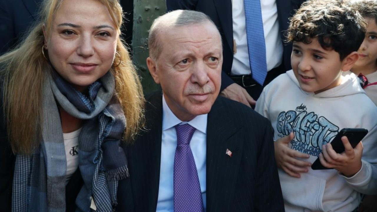 Foto - AileFest alanında Erdoğan rüzgarı: Cumhurbaşkanı Rami'de vatandaşla buluştu