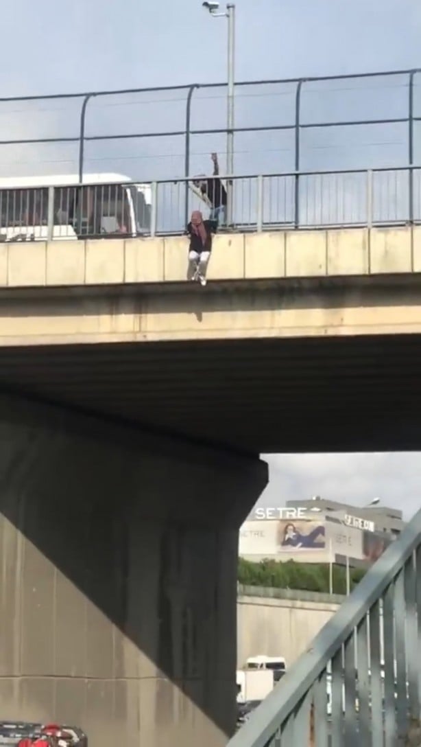 Foto - Ailesi intihar için baskı yapmış! 19 yaşındaki genç kızın yaşadıkları kan dondurdu