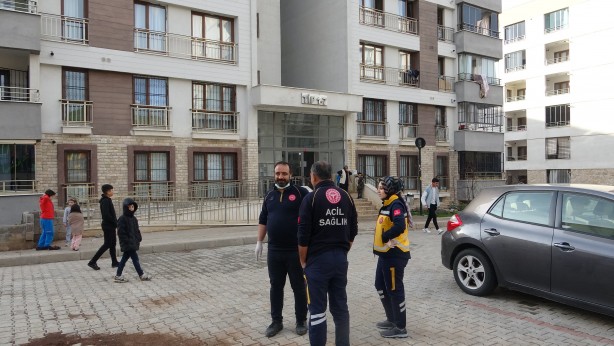 Foto - Ailesine kızdı evi yaktı