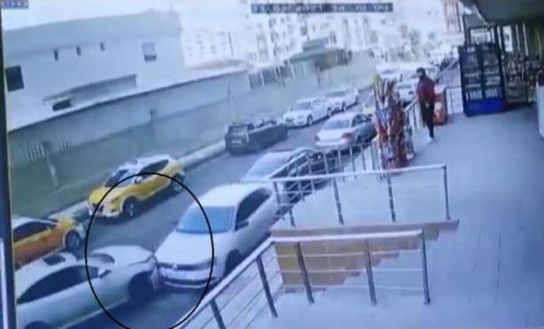 Foto - Ailesiyle tartıştı! 7 araca çarptı