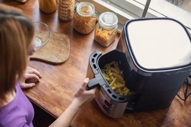 Foto - Airfryer kullananlar dikkat: Evinizi ateşe vermeyin!