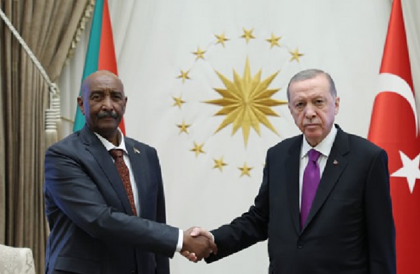 Foto - Ajanslar kırmızı kodla servis ediyor! Haniye'den sonra Abdulfettah el-Burhan suikasta uğradı