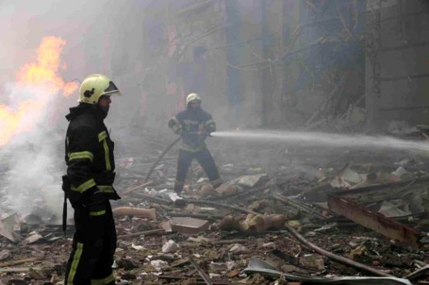 Foto - Ajanslar son dakika geçti: Rusya Harkov'u vurdu