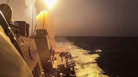 Foto - Ajanslar son dakika kodu ile geçiyor! Yunan gemisi vuruldu
