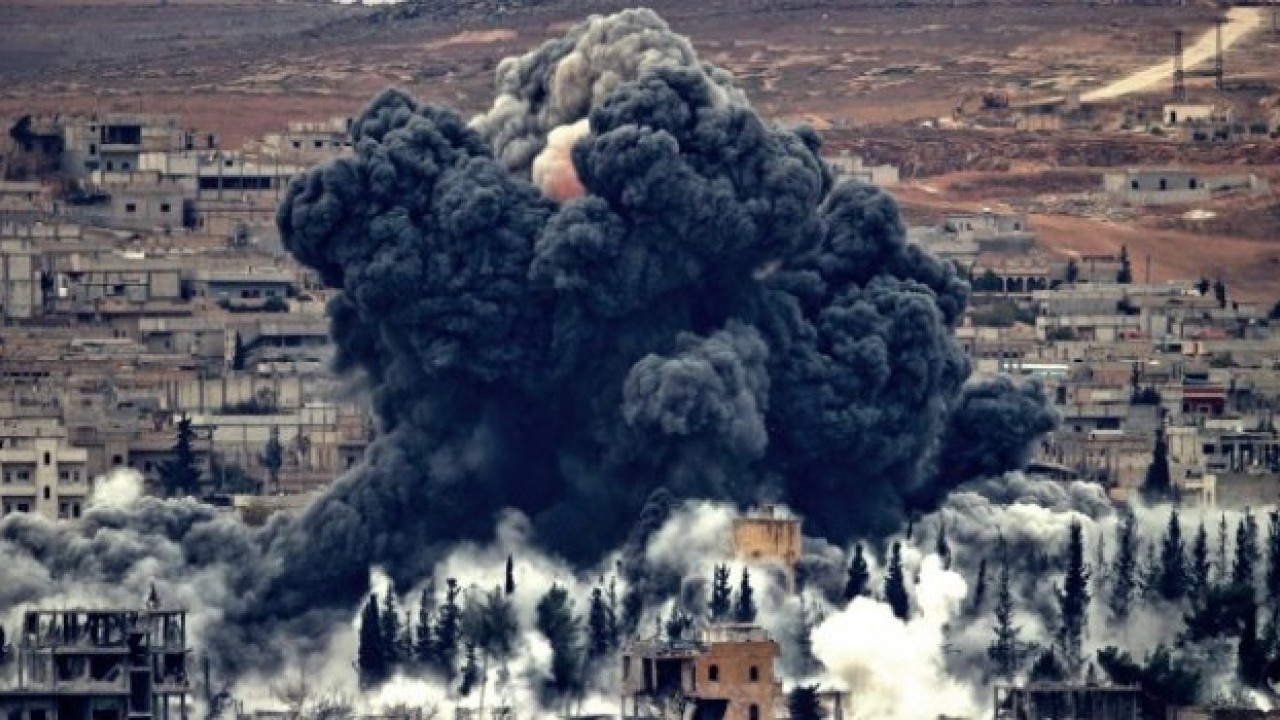 Foto - Ajanslar son dakika koduyla servis ediyor! Suriye Cumhurbaşkanlığı Sarayı ve Genelkurmay Başkanlığı vuruldu