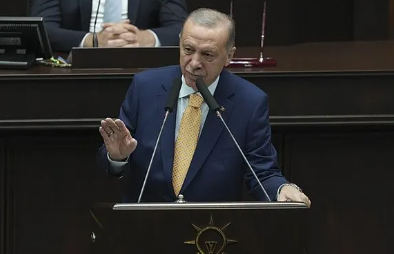 Foto - AK Parti Grup Toplantısı’nda yaşanan hadise Cem Küçük’ü çıldırttı: Ya bir susun