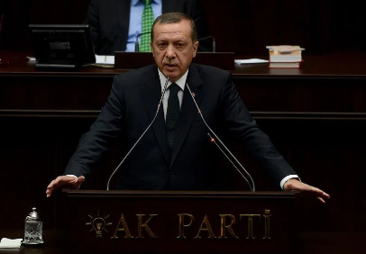 Foto - AK Parti Grup Toplantısı’nda yaşanan hadise Cem Küçük’ü çıldırttı: Ya bir susun