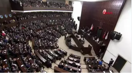 Foto - AK Parti Grup Toplantısı’nda yaşanan hadise Cem Küçük’ü çıldırttı: Ya bir susun