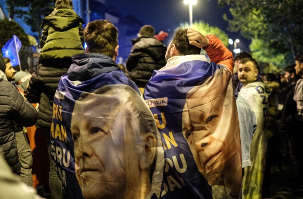 Foto - AK Parti İl Başkanlığında vatandaşların heyecanlı bekleyişi sürüyor