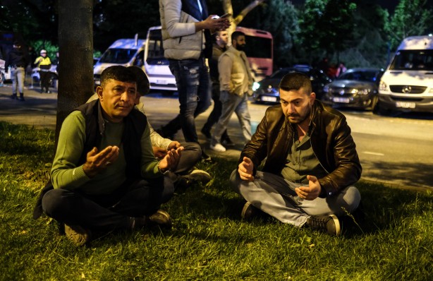 Foto - AK Parti İl Başkanlığında vatandaşların heyecanlı bekleyişi sürüyor