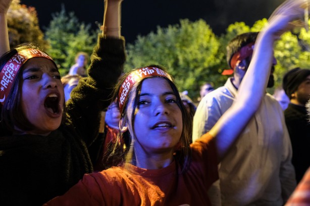 Foto - AK Parti İl Başkanlığında vatandaşların heyecanlı bekleyişi sürüyor