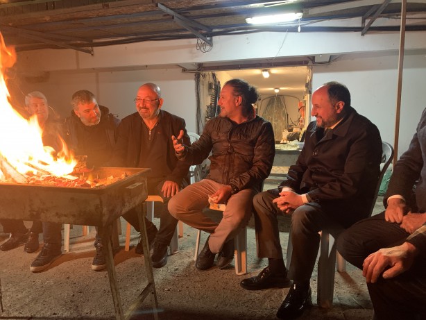 Foto - AK Parti İstanbul 2. Bölge Milletvekili adayı İsmail Emrah Karayel Yenikapı’da balıkçılar ile bir araya geldi