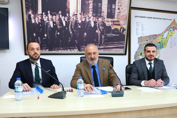 AK Parti oylarıyla kabul edildi... CHP Ecevit'i sattı