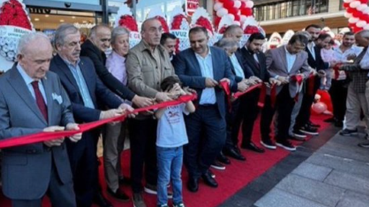 Foto - AK Parti Rize İl Başkanı Katmer, Burger King açılışıyla ilgili sessizliğini bozdu: Hepsinin arkasındayız