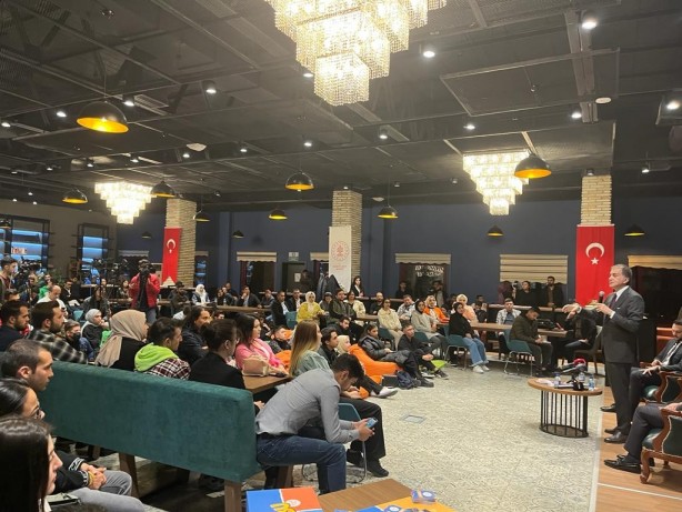 Foto - AK Parti Sözcüsü Ömer Çelik: Hepimizin soyadı Türkiye Cumhuriyeti'dir!