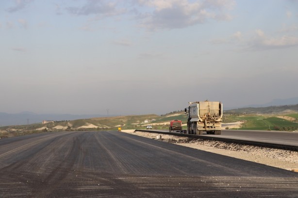 Foto - AK Parti vekilleri, Aydın-Denizli Otoyolu'nu inceledi