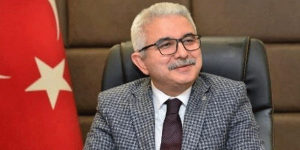 AK Parti yaptırdığı binalarda hasar olan Şahin Avşaroğlu'nun görevine son verdi