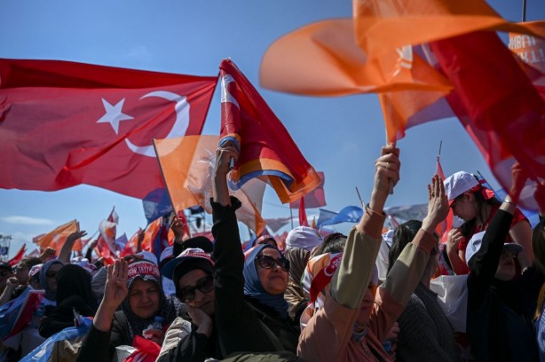 Foto - "AK Parti yerel seçimde neden oy kaybetti?" anketi! Yüzde 51’lik kesim aynı cevabı verdi! Dikkat çeken yanıtlar da var