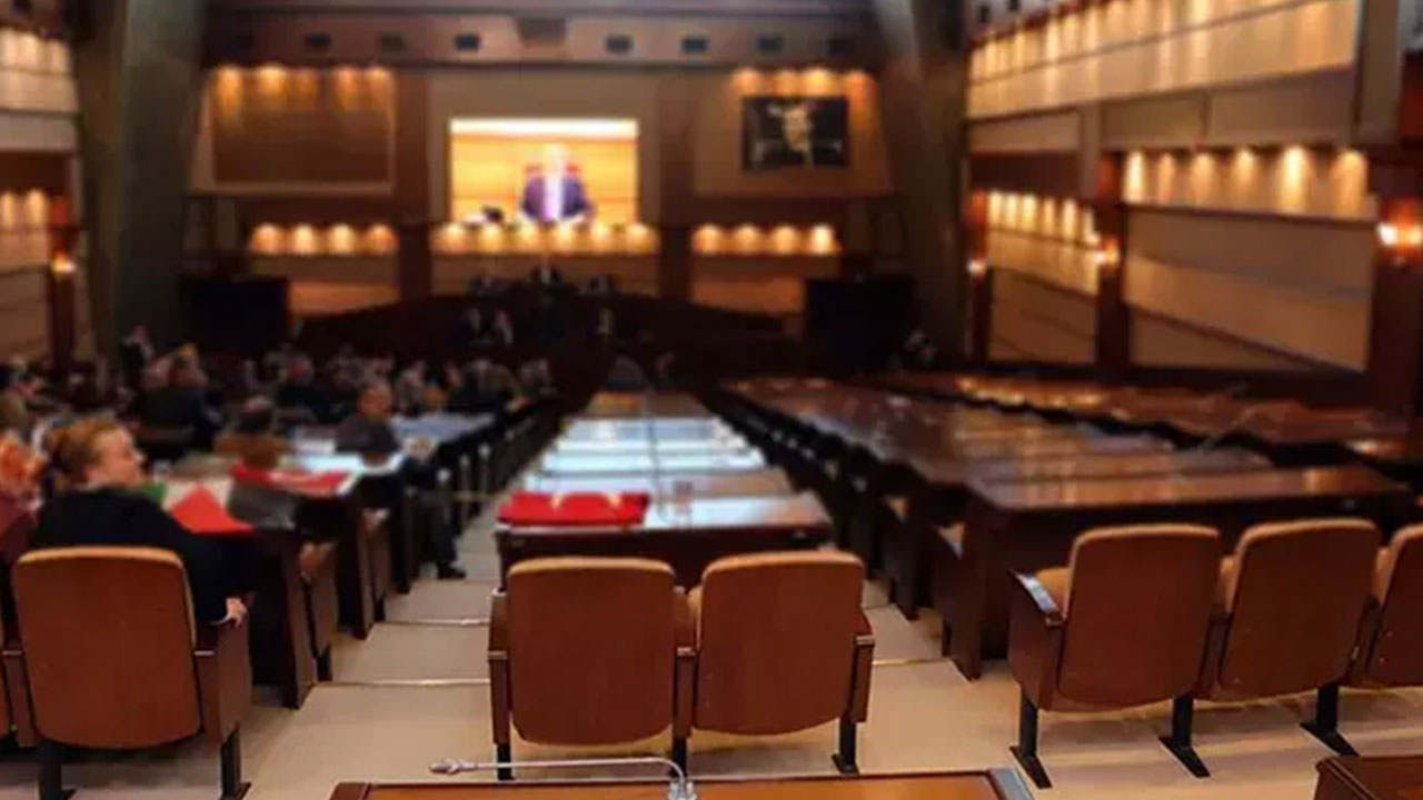 Foto - AK Parti'de 'ne alaka' dedirten istifa! 'Kendisine yakışan oradan da istifa etmesidir'