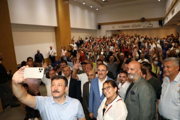 Foto - AK Parti’de online üyelere rozetleri takıldı