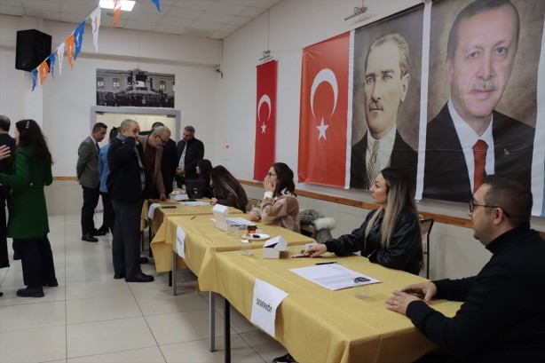 Foto - AK Parti'de temayül yoklaması bitti! İstanbul, Ankara ve İzmir’de sandıktan o isimler çıktı! Selçuk Bayraktar sürprizi olay oldu! İşte il il sonuçlar