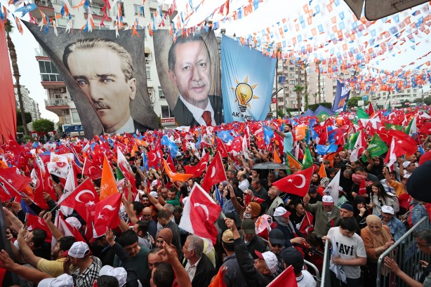 Foto - AK Parti'den gövde gösterisi! Kalabalığı gören Cumhurbaşkanı Erdoğan: Gümbür gümbür sandığa gidiyoruz