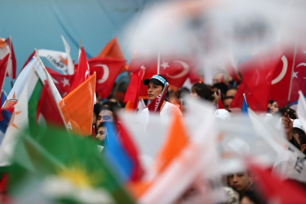 Foto - AK Parti'den gövde gösterisi! Kalabalığı gören Cumhurbaşkanı Erdoğan: Gümbür gümbür sandığa gidiyoruz