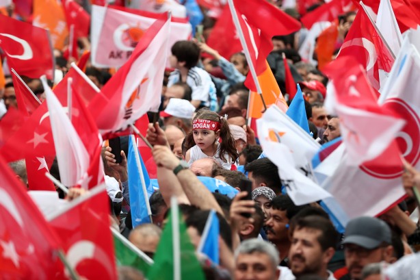 Foto - AK Parti'den gövde gösterisi! Kalabalığı gören Cumhurbaşkanı Erdoğan: Gümbür gümbür sandığa gidiyoruz