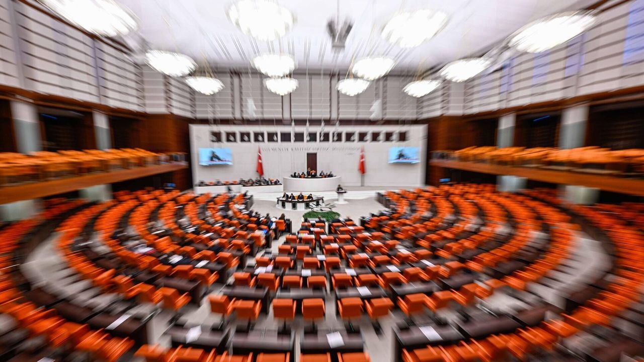 AK Parti’den, İslam karşıtlarının uykularını kaçıracak adım! Meclis’e sunuldu bile! İşte buna şapka çıkartılır