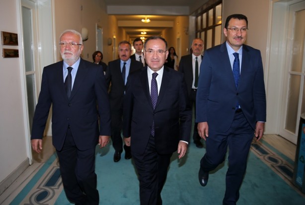 Foto - AK Parti'den muhalefete anayasa değişikliği teklifi ziyareti