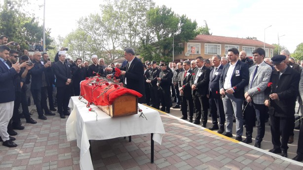 Foto - AK Partili Belediye Başkanı toprağa verildi