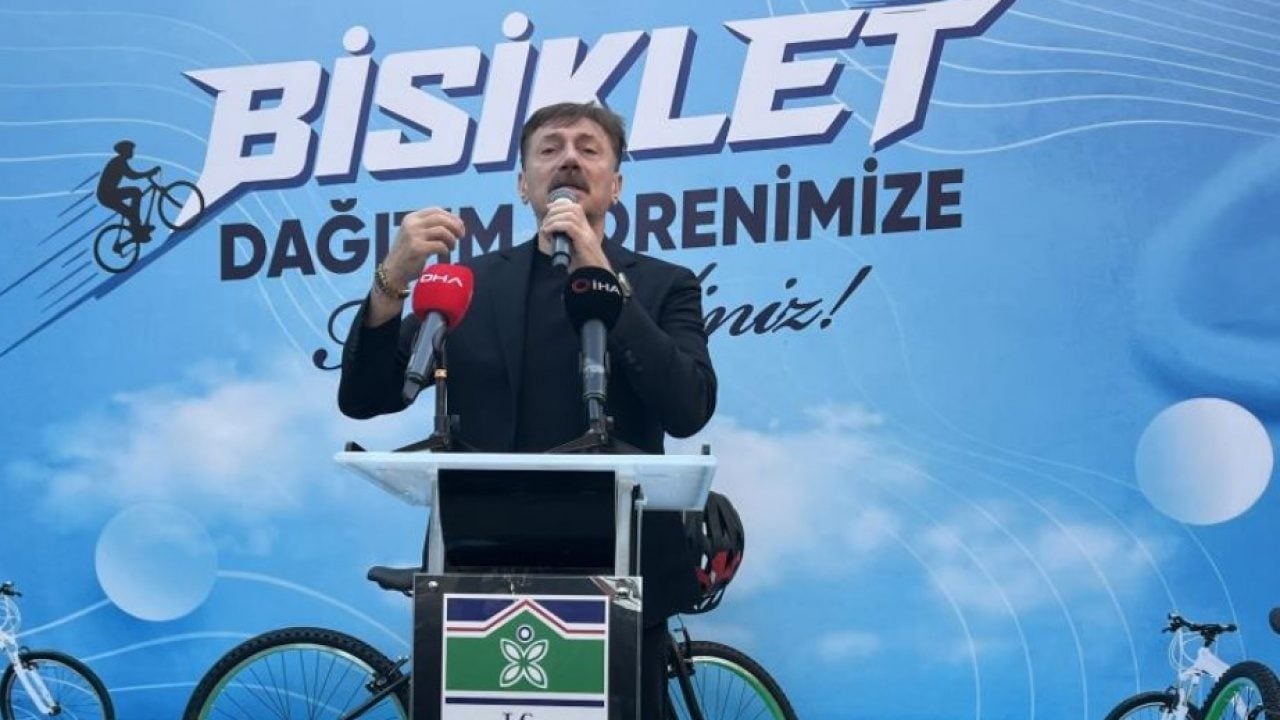 Foto - AK Partili belediyeden çocuklara 100 bisiklet