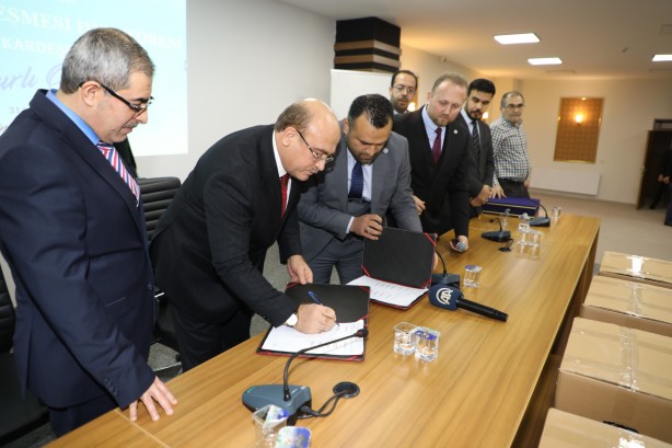 Foto - AK Partili belediyeden müthiş zam! İşçiler sevinçten halay çekti