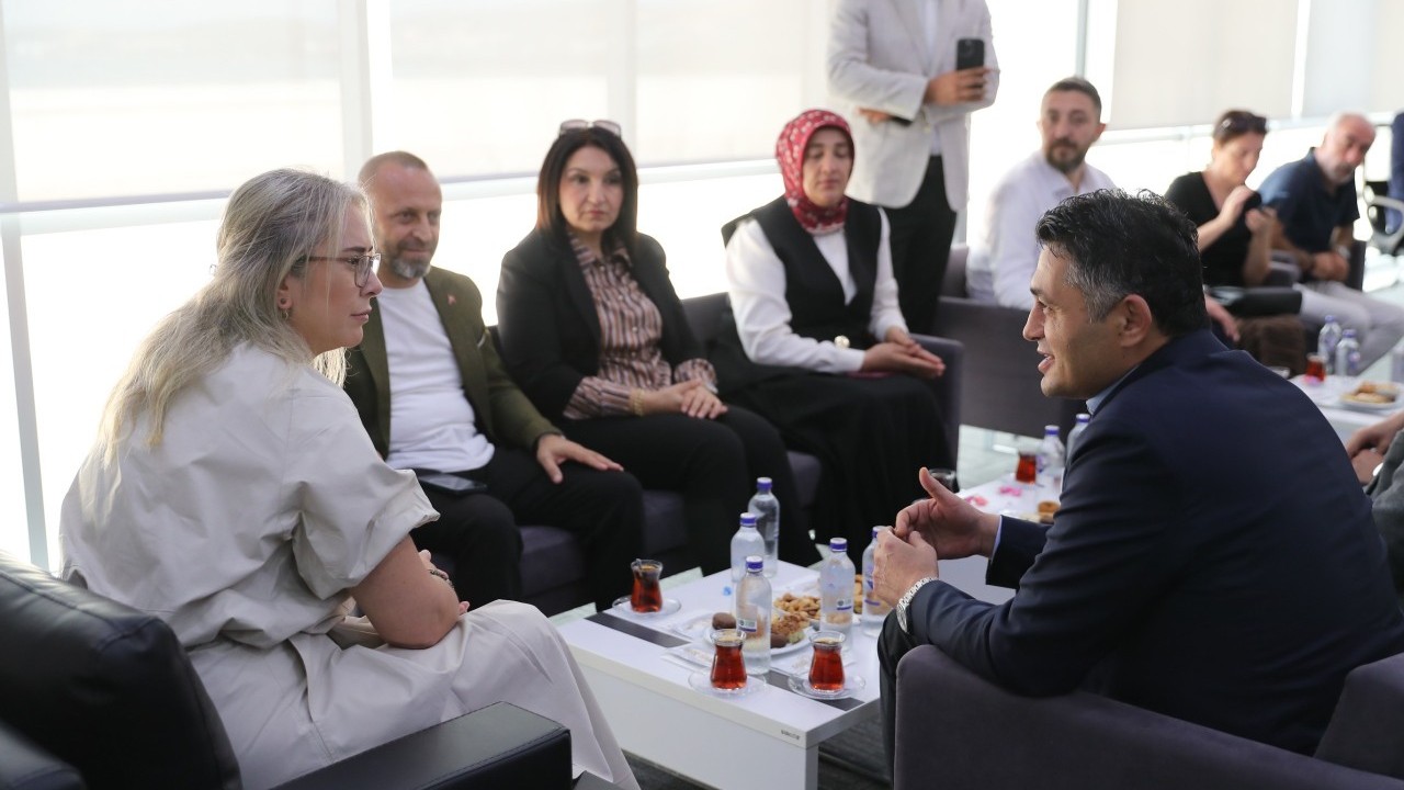 Foto - AK Partili isimden CHP’li İzmir Büyükşehir Belediyesine çağrı: Verin yetkiyi görün etkiyi!