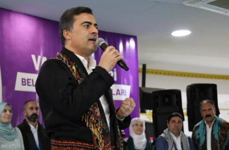 Foto - Van Dem'den AK Parti'ye geçmişti! AK Partili isimden tartışmalı sözler: Bu karardan vazgeçmeyi dilerim
