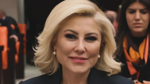 Foto - AK Partili Şebnem Bursalı’nın paylaşımı maşeri vicdanı yaralamıştı! Erdoğan’dan flaş "ıstakoz" hamlesi